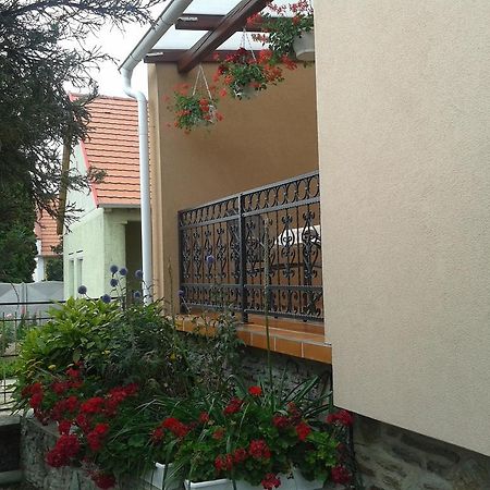 Marika Haus Hotel Buk Luaran gambar