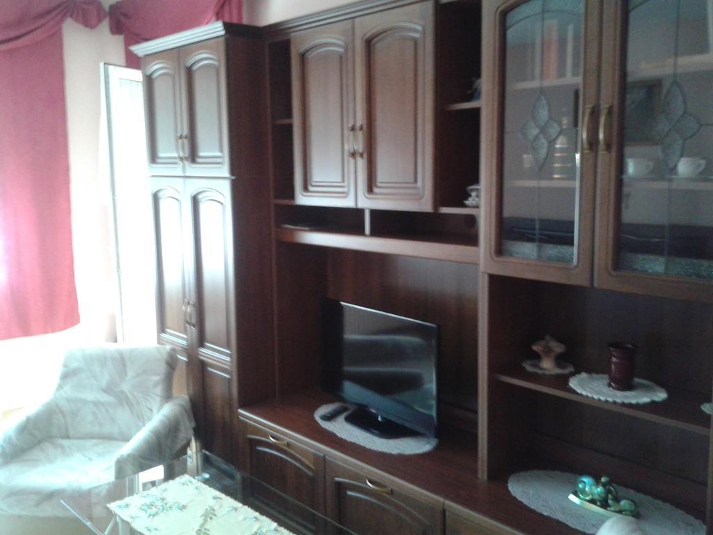 Marika Haus Hotel Buk Bilik gambar
